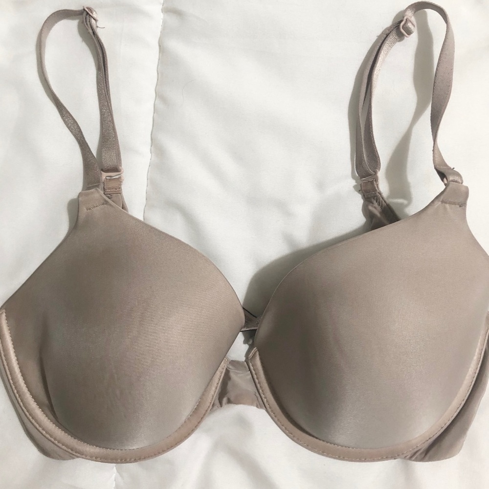 34 C Victoria's secret bra